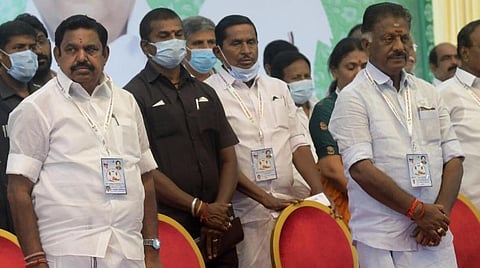 இபிஎஸ்ஸுக்கு 2,452 பொதுக்குழு உறுப்பினர் ஆதரவு - சொந்த மாவட்டமான தேனியிலேயே ஆதரவை இழக்கும் ஓபிஎஸ்