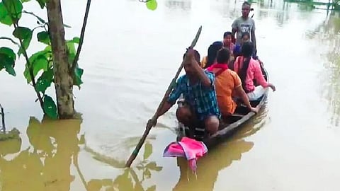 மழை, வெள்ளத்தால் பல மாநிலங்களில் பாதிப்பு: மகாராஷ்டிரா, தெலங்கானாவிற்கு எச்சரிக்கை விடுப்பு