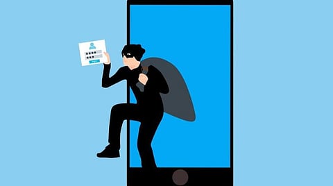 புதுச்சேரியில் போலி லோன் செயலிகள் மூலம் ஆபாச படம் வெளியிட்டு மிரட்டல்: போலீஸ் விசாரணை