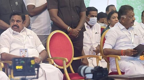 அதிமுக பொதுக்குழு கூட்டத்துக்கான ஏற்பாடுகள் தயார்: இன்று காலை 9 மணிக்கு உயர் நீதிமன்றம் தீர்ப்பு