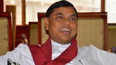 பசில் ராஜபக்ச துபாய் தப்பிச் செல்ல முயற்சி: விமான நிலையத்தை சூழ்ந்த போராட்டக்காரர்கள்