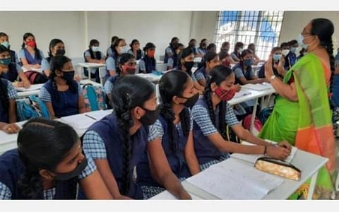 தற்காலிக ஆசிரியர்களை 20ம் தேதிக்குள் பணியில் சேர்க்க வேண்டும்: பள்ளிக் கல்வி துறை உத்தரவு 