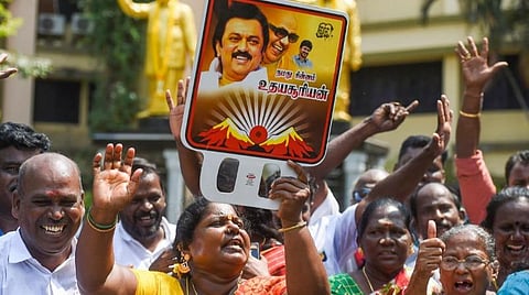 தமிழகத்தில் 32 இடங்களில் நடைபெற்ற உள்ளாட்சி இடைத்தேர்தலில் 25 இடங்களை திமுக கைப்பற்றியது