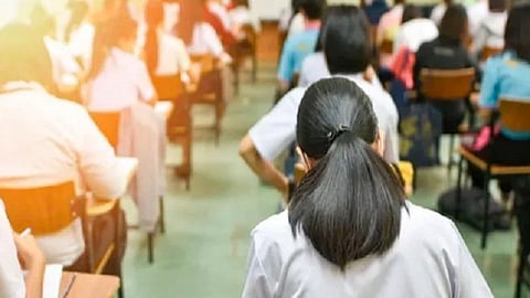 கேரளா | நீட் தேர்வு எழுதவந்த மாணவிகளை உள்ளாடையை கழற்றவைத்த சம்பவம்: போலீஸ் வழக்குப் பதிந்து விசாரணை