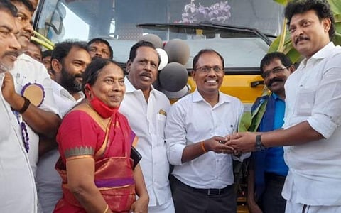 பள்ளிக்கு நன்றி செலுத்துதல் நன்று!