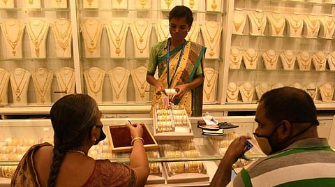 தங்கம் விலை உயர்வு: இன்றைய நிலவரம் என்ன?