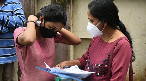 நீட் தேர்வு: மாணவர்களின் மனநலனை கவனத்தில் கொள்ளுமா தேசியத் தேர்வு முகமை?