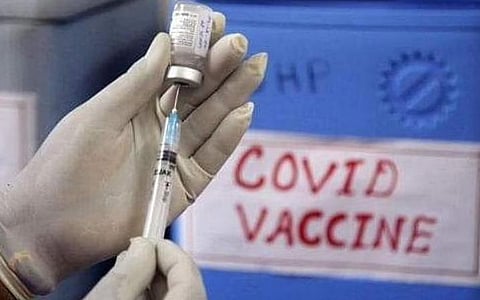 தமிழகம் முழுவதும் ஒரு லட்சம் இடங்களில் நடைபெற்ற 32 - வது சிறப்பு மெகா முகாமில் 18 லட்சம் பேருக்கு கரோனா தடுப்பூசி