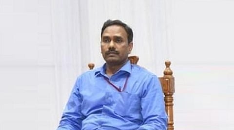 சேலம் பெரியார் பல்கலை. பதிவாளர் கோபி