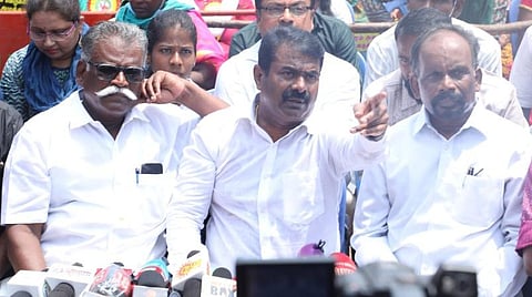 'செஸ் ஒலிம்பியாட் நிகழ்ச்சி போஸ்டர் விவகாரம் தமிழர்களுக்கு ஏற்பட்ட அவமானம்' - சீமான்