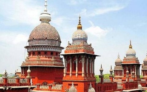 அதிமுக பொதுக்குழுவுக்கு எதிராக ஓபிஎஸ் தொடர்ந்த வழக்கு: உயர் நீதிமன்றத்தில் தனி நீதிபதி முன்பு நாளை முதல் மீண்டும் விசாரணை