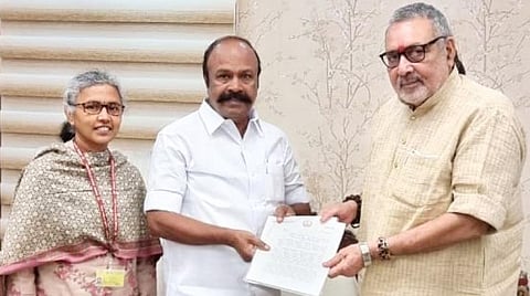 அனைத்து கிராமங்களிலும் சமுதாயக் கூடம்: முன்மாதிரி திட்டமாக செயல்படுத்த மத்திய அமைச்சரிடம் தமிழக அரசு கோரிக்கை