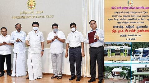 தமிழ்நாடு வீட்டு வசதி, போக்குவரத்துத் துறை மூலமாக கட்டப்பட்டுள்ள அலுவலகக் கட்டிடங்கள், விருந்தினர் மாளிகை ஆகியவற்றை, தலைமைச் செயலகத்தில் காணொலி வாயிலாக முதல்வர் மு.க.ஸ்டாலின் நேற்று திறந்து வைத்தார். உடன் அமைச்சர்கள் சு.முத்துசாமி, பழனிவேல் தியாகராஜன், வீட்டுவசதி வாரியத் தலைவர் பூச்சி எஸ்.முருகன், தலைமைச் செயலர் வெ.இறையன்பு உள்ளிட்டோர்.