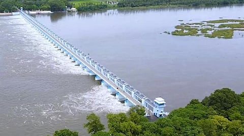 கொள்ளிடம் ஆற்றில் உபரிநீர் வெளியேற்றம் அதிகரிப்பு: கரையோர கிராமங்களுக்கு வெள்ள அபாய எச்சரிக்கை