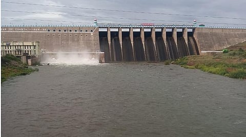 பவானிசாகர் அணையில் உபரி நீர் வெளியேற்றம்: கரையோரப் பகுதிகளுக்கு எச்சரிக்கை