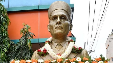 சாவர்க்கர் சிலை | கோப்புப் படம்