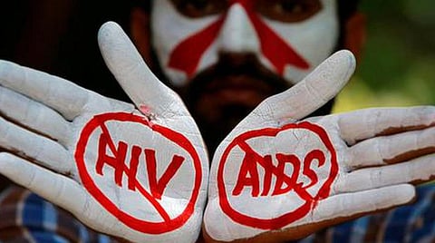 HIV | ‘‘உடலுறவு கொள்ளவில்லை; ரத்தம்கூட ஏற்றியதில்லை’’ - ஒரு ஊசியால் பறிபோன இருவரின் வாழ்க்கை