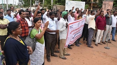 மின்சார சட்டத் திருத்தத்திற்கு எதிர்ப்பு: தமிழகம் முழுவதும் மின் ஊழியர்கள் ஆர்ப்பாட்டம்