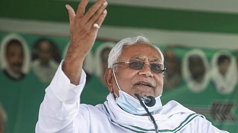 பிஹாரில் ஜேடியு - பாஜக கூட்டணி முறிவு: நிதிஷ் குமாரின் ‘மெகா’ கூட்டணி திட்டம்