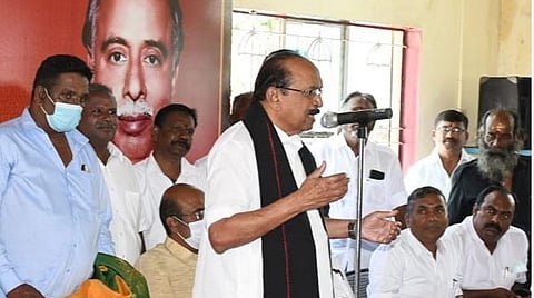 கோவை வி.கே.கே.மேனன் சாலையில் கட்சி நிர்வாகிகளுடன் நடந்த கலந்துரையாடல் கூட்டத்தில் பேசிய மதிமுக பொதுச்செயலாளர் வைகோ.  