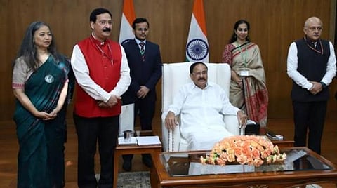 “மக்களின் விருப்பங்களை பாகுபாடின்றி அரசு நிறைவேற்ற வேண்டும்” - வெங்கய்ய நாயுடு