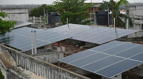 வீட்டில் சூரியசக்தி மின்நிலையம் அமைக்க மத்திய அரசு மானியம் - பயனாளியின் வங்கிக் கணக்கில் செலுத்தப்படும்