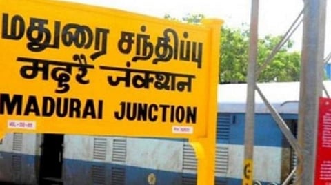 மதுரை | அமைச்சர், மாவட்ட செயலாளர் இடையே மோதலால் திமுக நிர்வாகிகள் 2 பேர் பதவி பறிப்பு