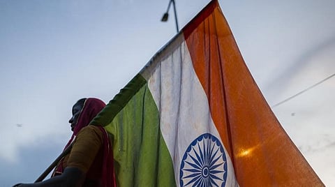 மத்திய அரசின் மின்னணு சந்தையில் 2.36 கோடி தேசியக் கொடி ரூ.60 கோடிக்கு விற்பனை