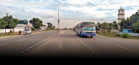 தூத்துக்குடி - மதுரை நான்குவழிச் சாலையில் இயங்காத சிக்னல் விளக்குகள்: பாதுகாப்பு கேள்விக்குறி