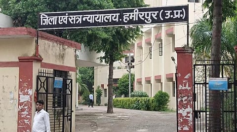 பின்தொடர்ந்து தொல்லை தருவதாக உ.பி.யில் வழக்கறிஞர் மீது பெண் நீதிபதி வழக்கு