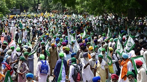 9 அம்ச கோரிக்கைகளை வலியுறுத்தி டெல்லியில் விவசாயிகள் மீண்டும் போராட்டம் - போக்குவரத்து நெரிசலில் சிக்கிய வாகனங்கள்