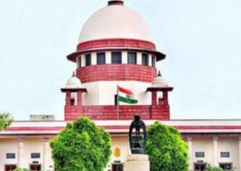 பில்கிஸ் பானோ வழக்கு | 11 பேர் விடுதலையை எதிர்த்து மனு; உச்ச நீதிமன்றம் விசாரணைக்கு ஏற்பு