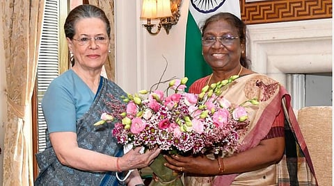 குடியரசுத் தலைவர் திரவுபதி முர்முவுடன் காங். தலைவர் சோனியா காந்தி சந்திப்பு