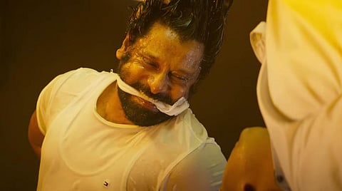 7 கெட்டப்களுடன் சர்ப்ரைஸ் தரும் விக்ரம் - வெளியானது ‘கோப்ரா’ ட்ரெய்லர்