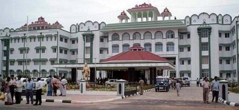 ராஷ்டிரிய பால புரஸ்கார் விருது பெற்ற மாணவருக்கு மருத்துவ சீட் ஒதுக்கீடு - உயர் நீதிமன்றம் உத்தரவு