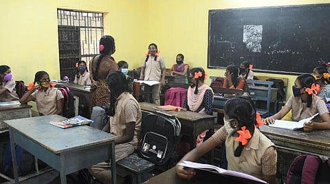 சென்னை மாநகராட்சி பள்ளிகளில் ரூ.18.87 கோடியில் பாதுகாப்பான  நவீன கழிவறைகள்: மாமன்றக் கூட்டத்தில் தீர்மானம்