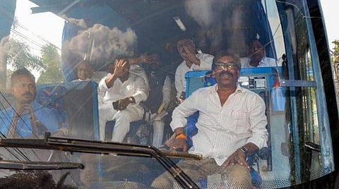 ஜார்க்கண்டில் அரசியல் குழப்பம் நீடிப்பதால் ஜேஎம்எம், காங். எம்எல்ஏக்கள் சத்தீஸ்கரில் முகாம்