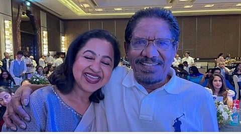 பாரதிராஜாவுடன் ராதிகா | கோப்புப் படம்