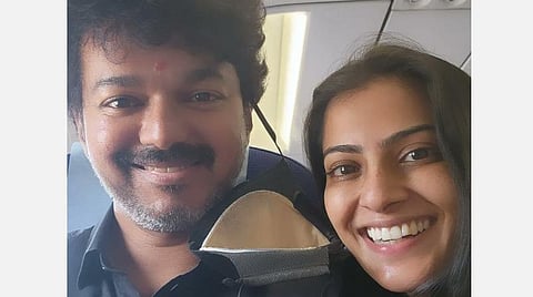 ‘இவ்வளவு நல்ல பயணம் இதுவரை இருந்ததில்லை’... - விஜய்யுடன் ஹைதராபாத் பயணித்த வரலட்சுமி