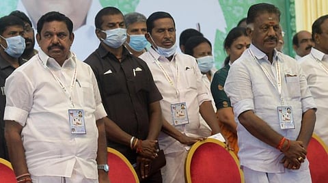 அதிமுக பொதுக்குழு தொடர்பான தனி நீதிபதி உத்தரவை எதிர்த்து இபிஎஸ் தொடர்ந்த வழக்கில் இன்று தீர்ப்பு