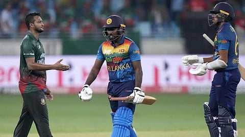 சுழற்பந்து வீச்சாளர்கள் நோ-பால் வீசுவது குற்றம் - வங்கதேச கேப்டன் ஷகிப் அல்ஹசன் ஆதங்கம்