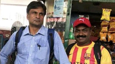 ரயிலுக்காக காத்திருக்கும் ஸ்ரீநாத்