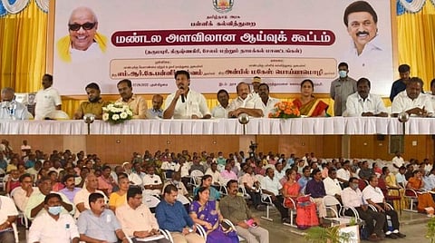 தருமபுரியில் மண்டல அளவிலான ஆய்வுக் கூட்டத்தில் பள்ளிக் கல்வித் துறை அமைச்சர் அன்பில் மகேஸ்