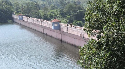 பெரியாறு அணையிலிருந்து தமிழகப் பகுதிக்கு கூடுதல் சுரங்கப் பாதைக்கான ஆய்வு அறிக்கையை தாக்கல் செய்ய வேண்டும்: பொதுப்பணித் துறை செயலருக்கு உயர் நீதிமன்றம் உத்தரவு