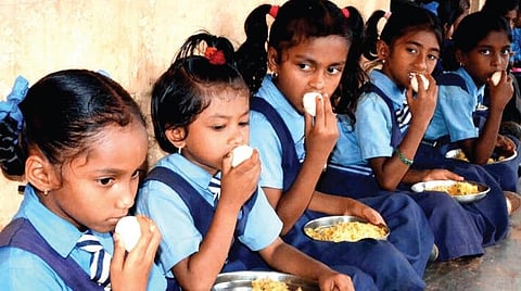 இலவசங்கள்: தமிழ் மரபு சொல்வது என்ன?