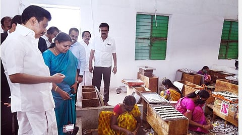 தீப்பெட்டித் தொழிற்சாலையில் ஆய்வு செய்த முதல்வர் ஸ்டாலின்