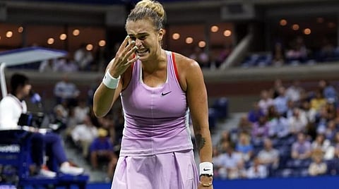 இறுதிப் போட்டிக்கு முன்னேறிய மகிழ்ச்சியில் துனிசியாவின் இகா ஸ்வியாடெக்.