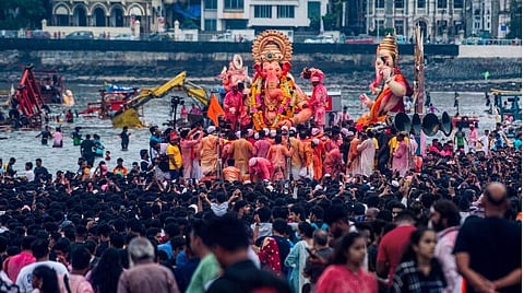 விநாயகர் சிலைகள் ஊர்வலத்தில் 19 பேர் உயிரிழப்பு