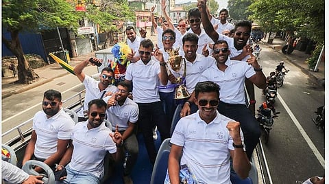 இலங்கை கிரிக்கெட் வீரர்கள். 