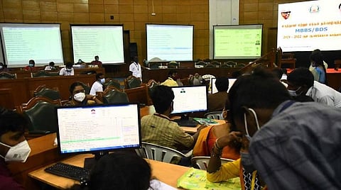 4328 இடங்கள்; ஆண்டு கட்டணம் ரூ.13 ஆயிரம் - மருத்துவப் படிப்புகளுக்கு ஆன்லைன் விண்ணப்பப் பதிவு தொடக்கம்